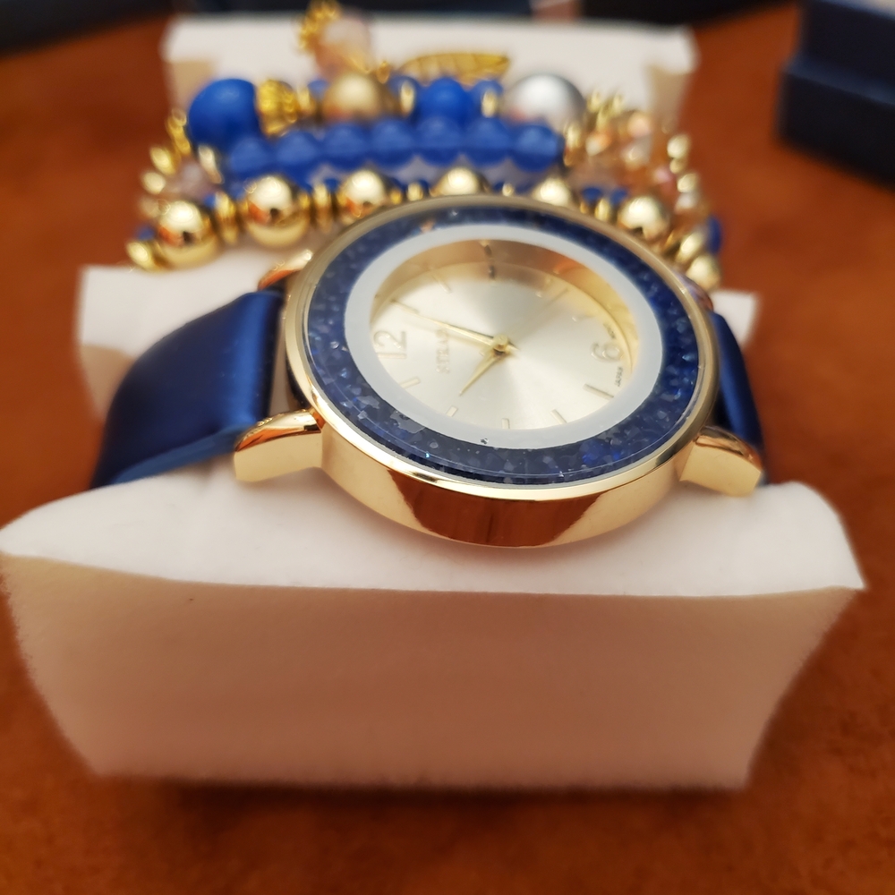 Womens Strada Elegant Blue and Gold Women's Watch - Picture 8 of 9